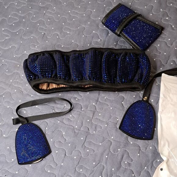 Blue bling steer wheel cover - Picture 2 of 3